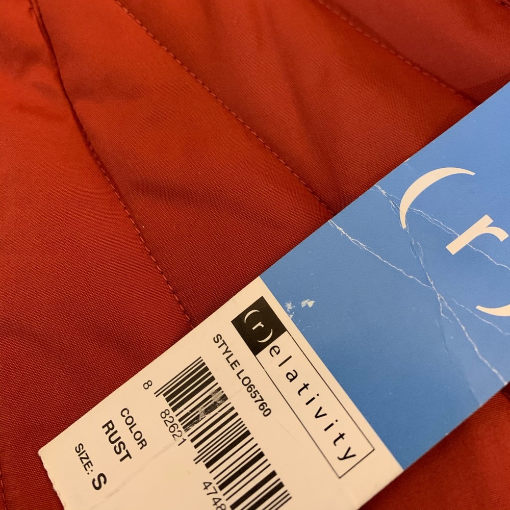 Relativity Rust Orange Gold Puffer Jacket! NWT! - Picture 3 of 3
